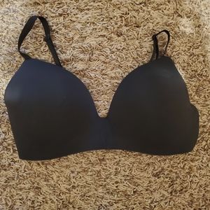 Victoria's Secret Wireless 36D Bra